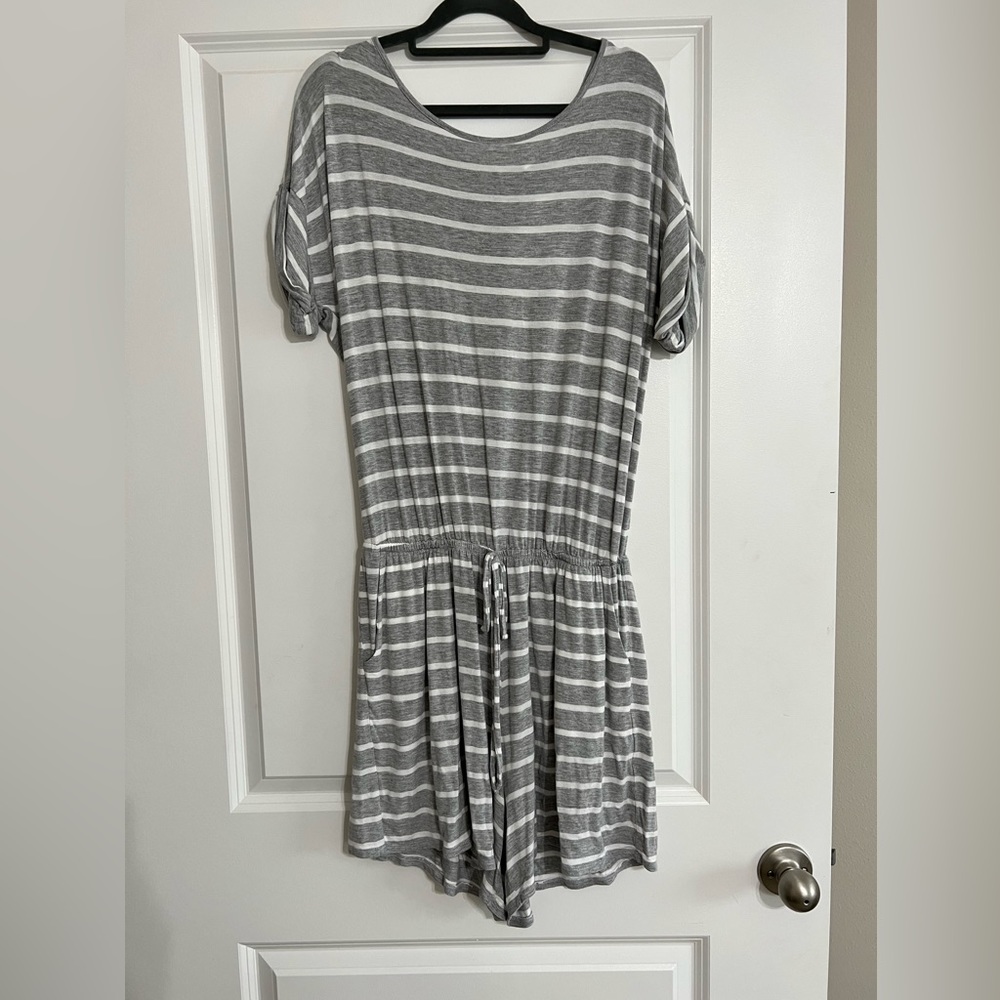 Tie waist jumper